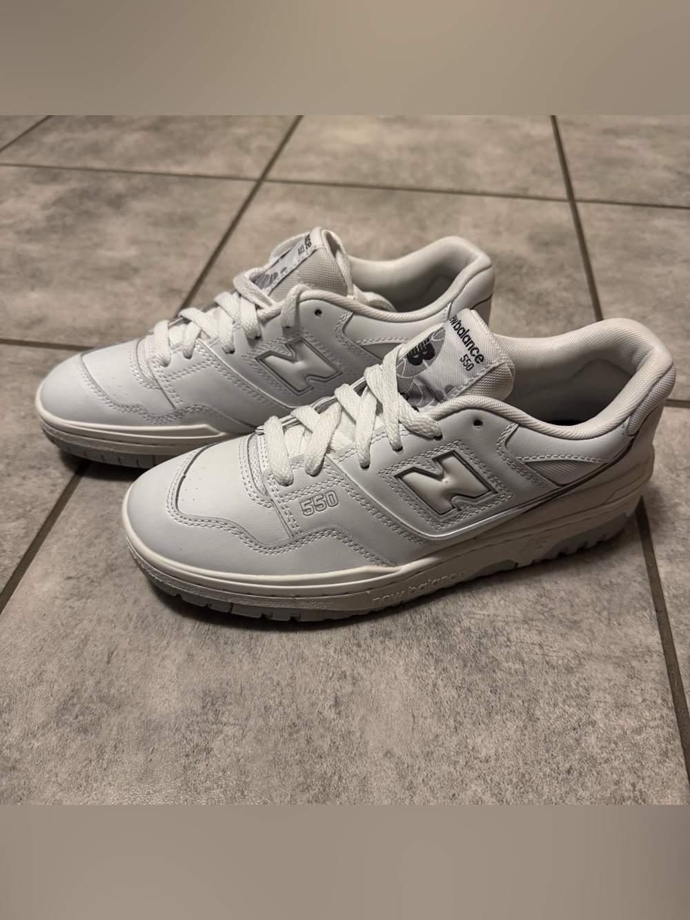 New Balance 550 Size 5.5Y / W7 White Gray Athletic Leather Shoes Sneakers